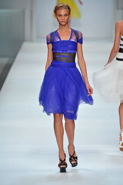 Look 2
